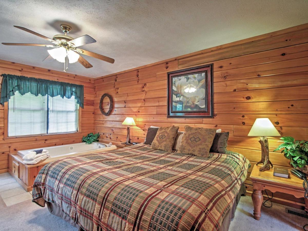 Idyllic Cabin With Hot Tub Less Than 2 Mi To Dollywood! Sevierville Luaran gambar