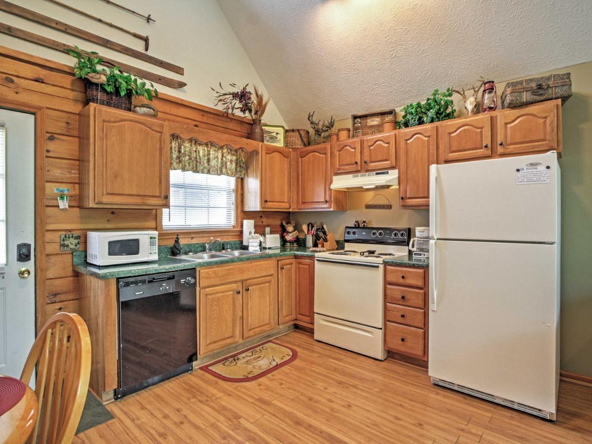 Idyllic Cabin With Hot Tub Less Than 2 Mi To Dollywood! Sevierville Luaran gambar