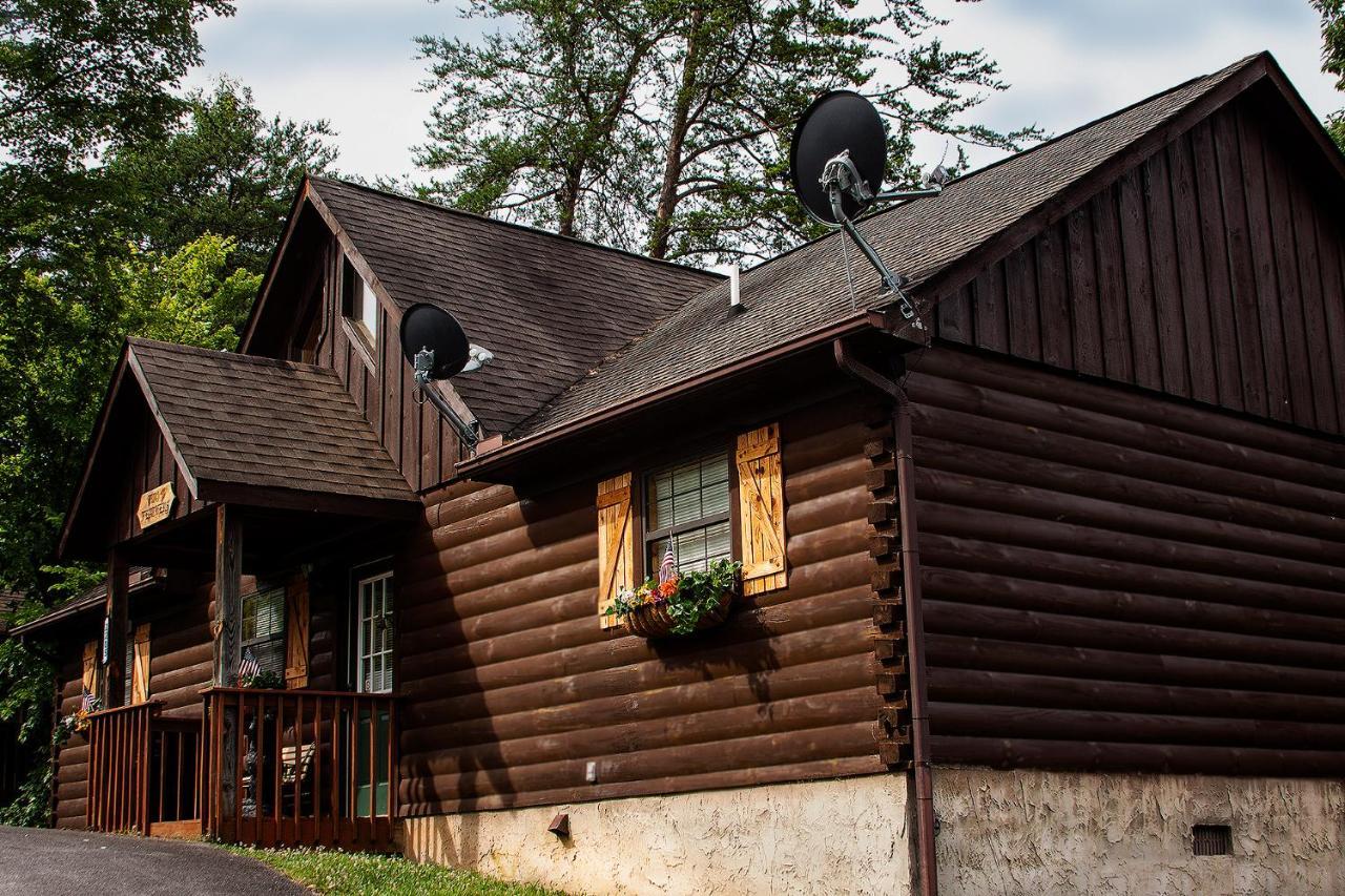 Idyllic Cabin With Hot Tub Less Than 2 Mi To Dollywood! Sevierville Luaran gambar