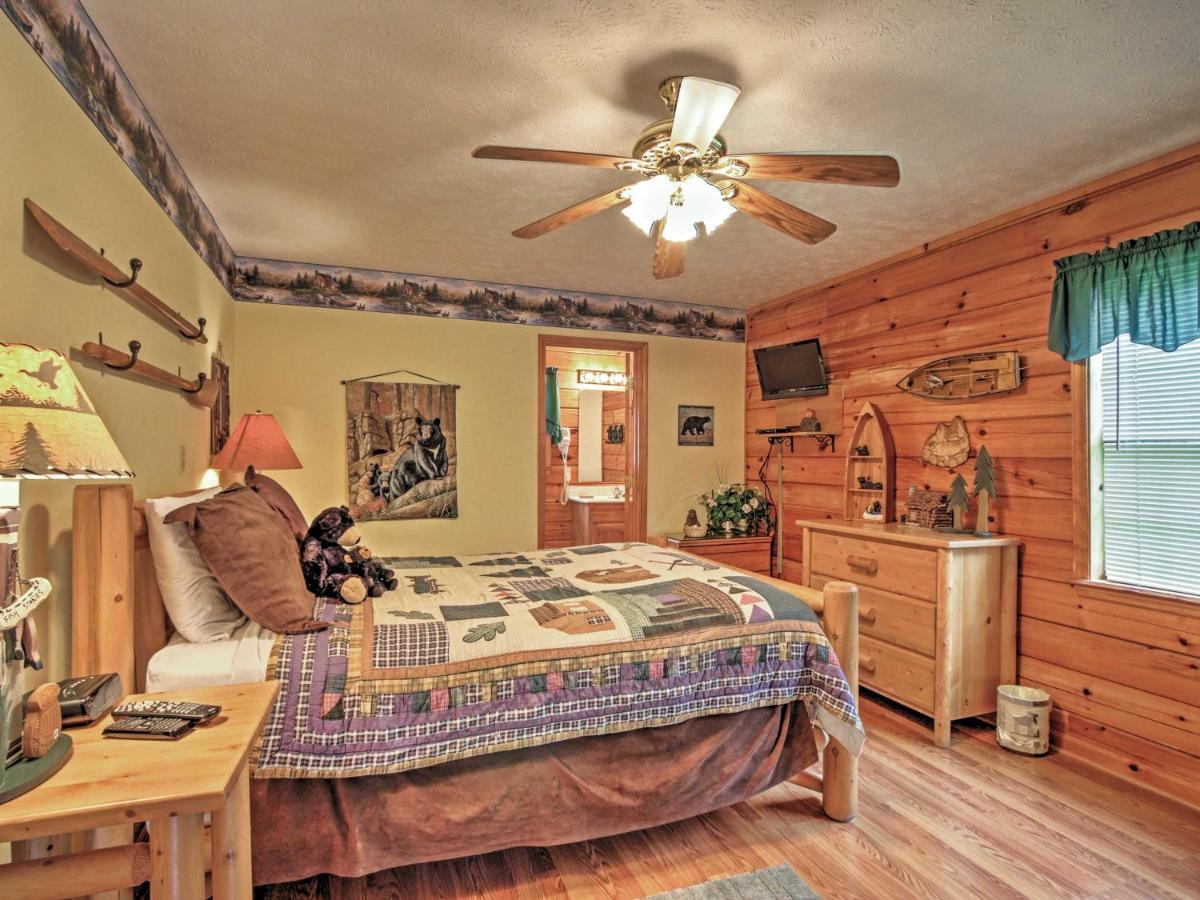 Idyllic Cabin With Hot Tub Less Than 2 Mi To Dollywood! Sevierville Luaran gambar
