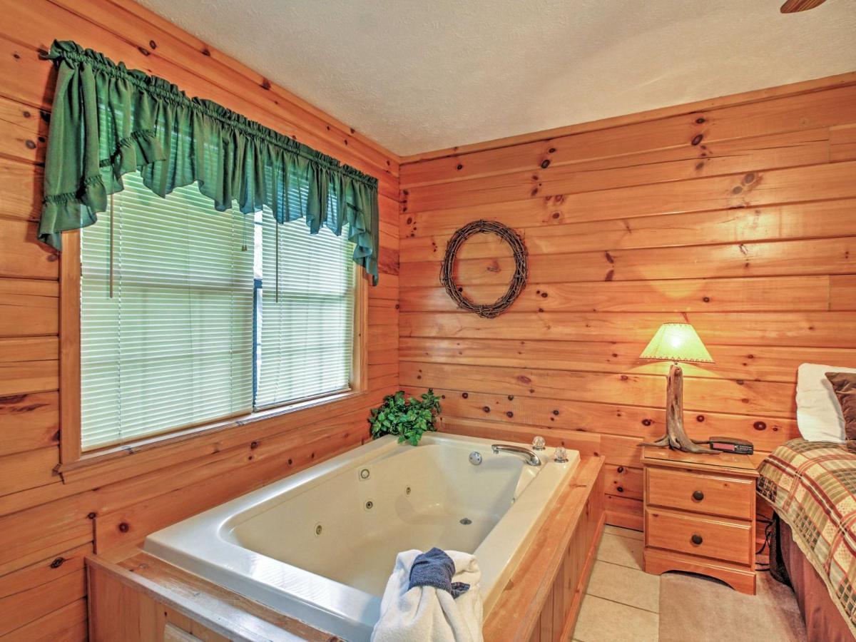 Idyllic Cabin With Hot Tub Less Than 2 Mi To Dollywood! Sevierville Luaran gambar
